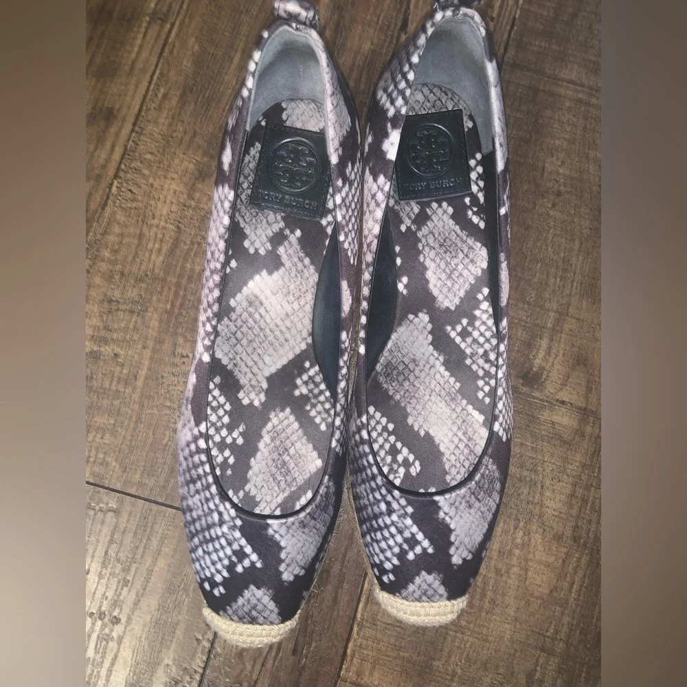 Tory Burch features worn selling